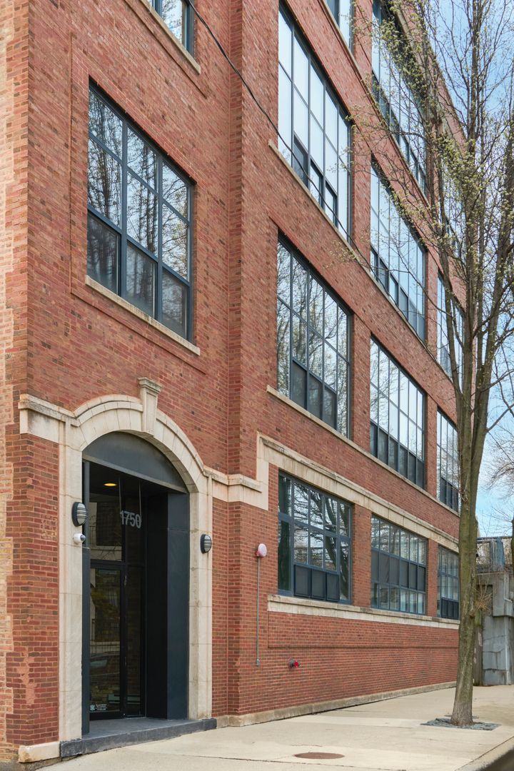 1750 Wolcott Avenue, Chicago, IL 60622