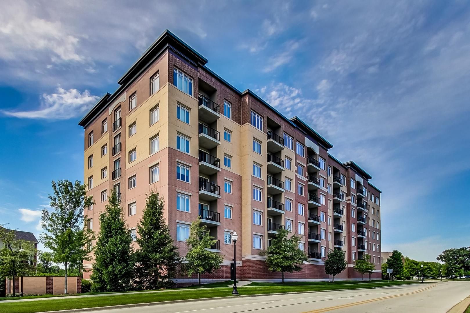 1199 E Port Clinton Road #701 — Vernon Hills, IL 60061
