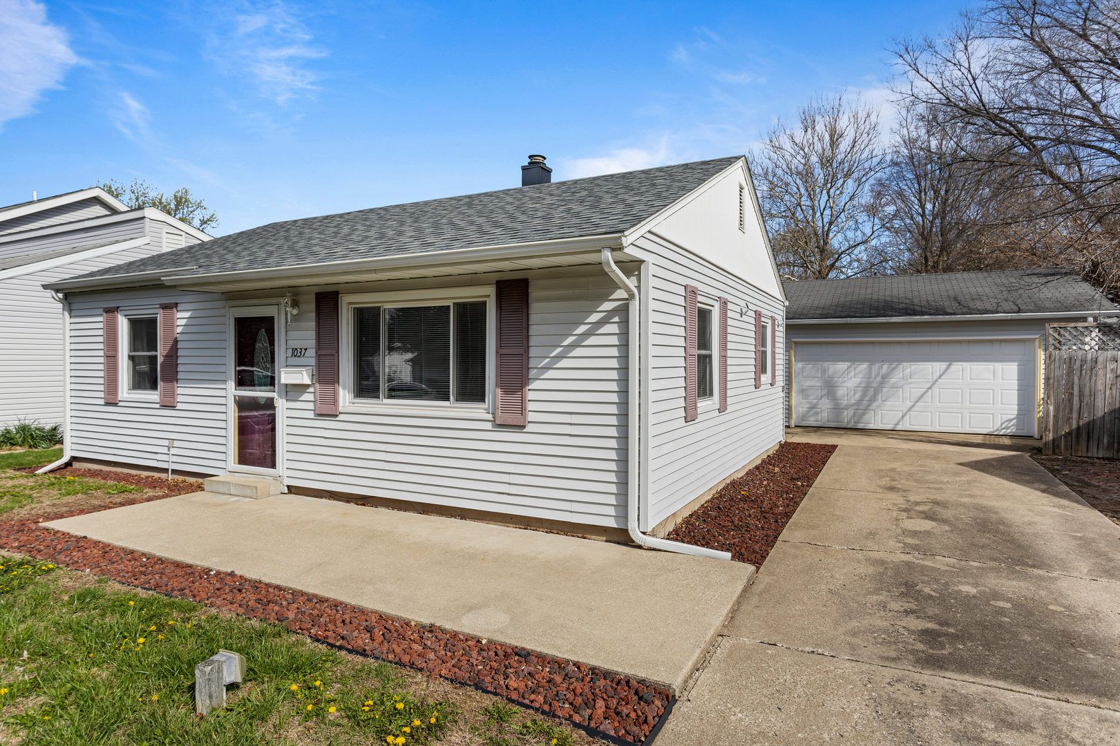 1037 Bel Aire Drive — Rantoul, IL 61866