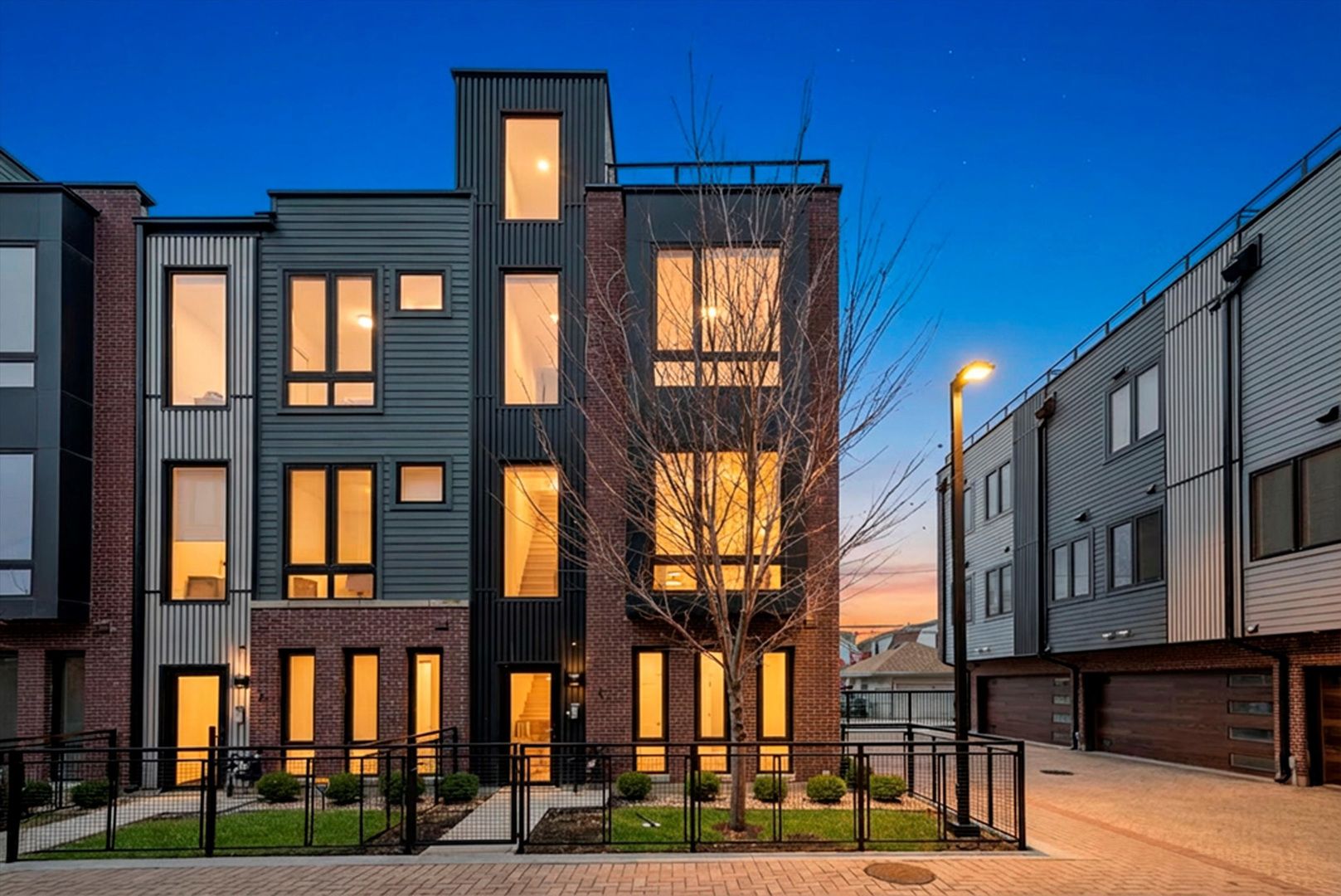 3210 N Keeler Avenue — Chicago, IL 60641