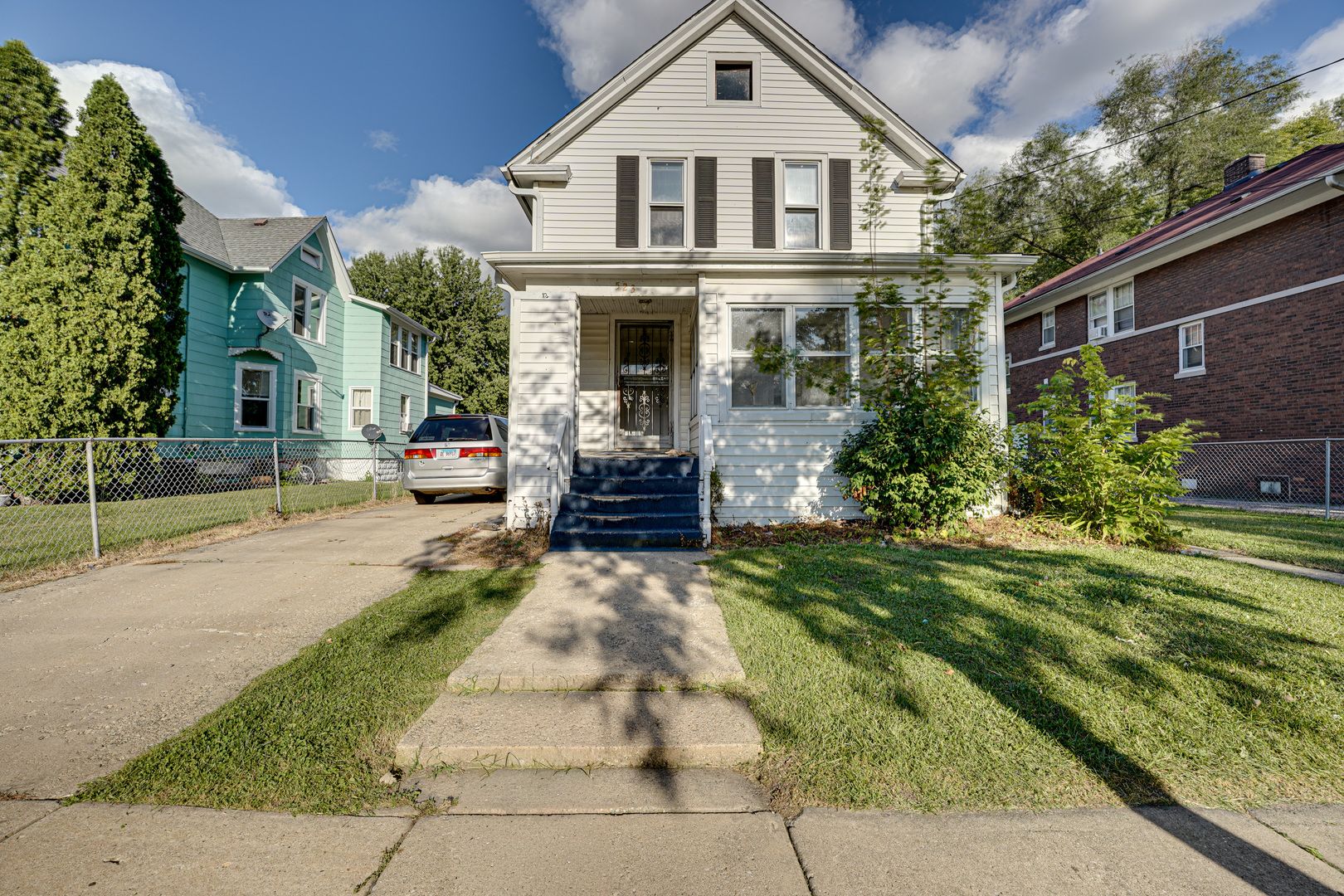523 GRAND Avenue #2 — Aurora, IL 60506