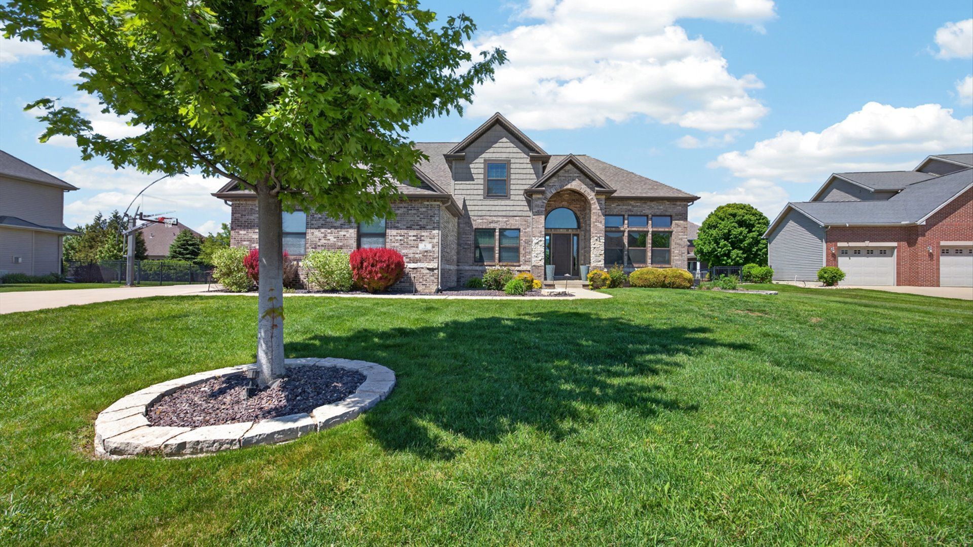 8 Flint Court — Bloomington, IL 61705