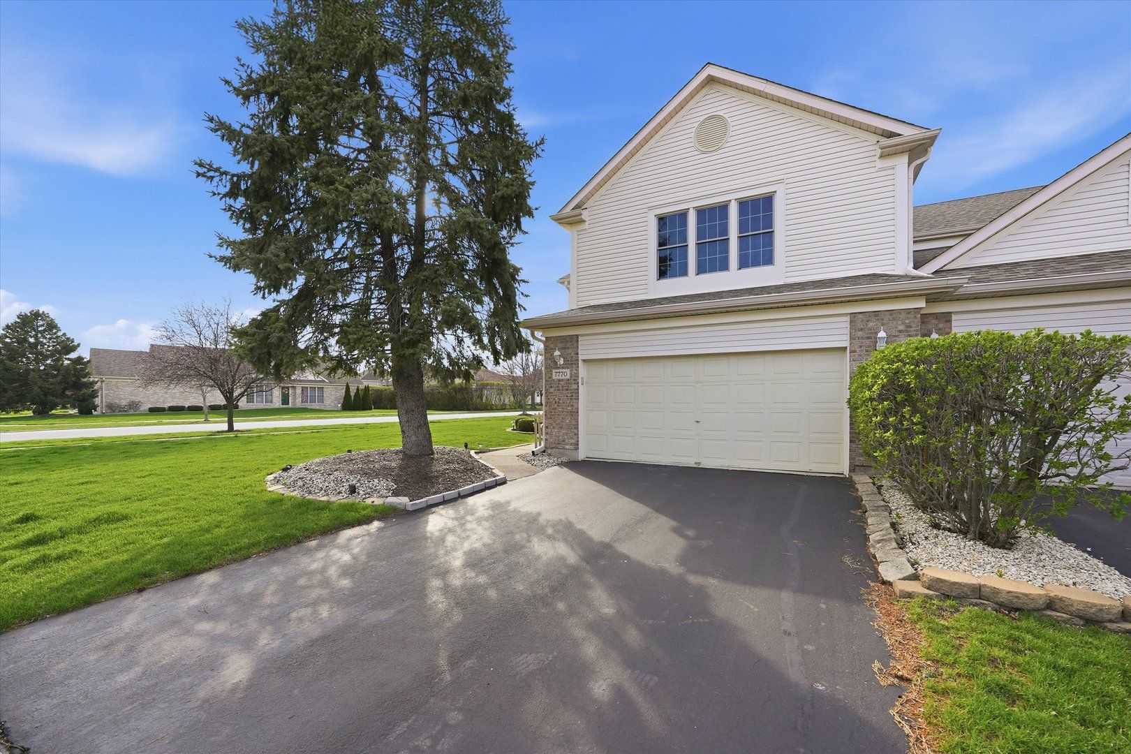 7770 Bristol Park Drive — Tinley Park, IL 60477