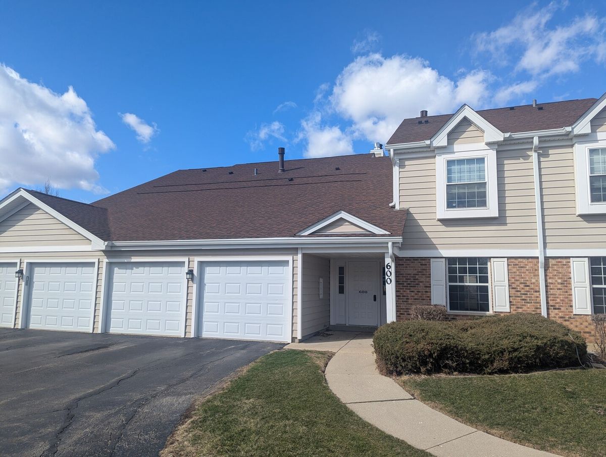 600 Eastview Court, Schaumburg, IL 60193