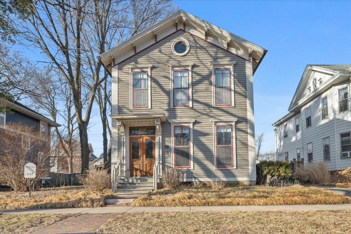 510 E Grove Street — Bloomington, IL 61701
