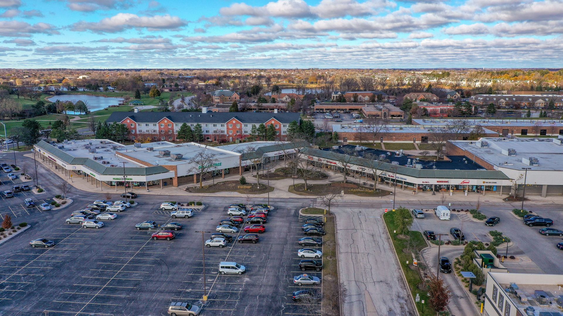 280 Hawthorn Village Commons — Vernon Hills, IL 60061