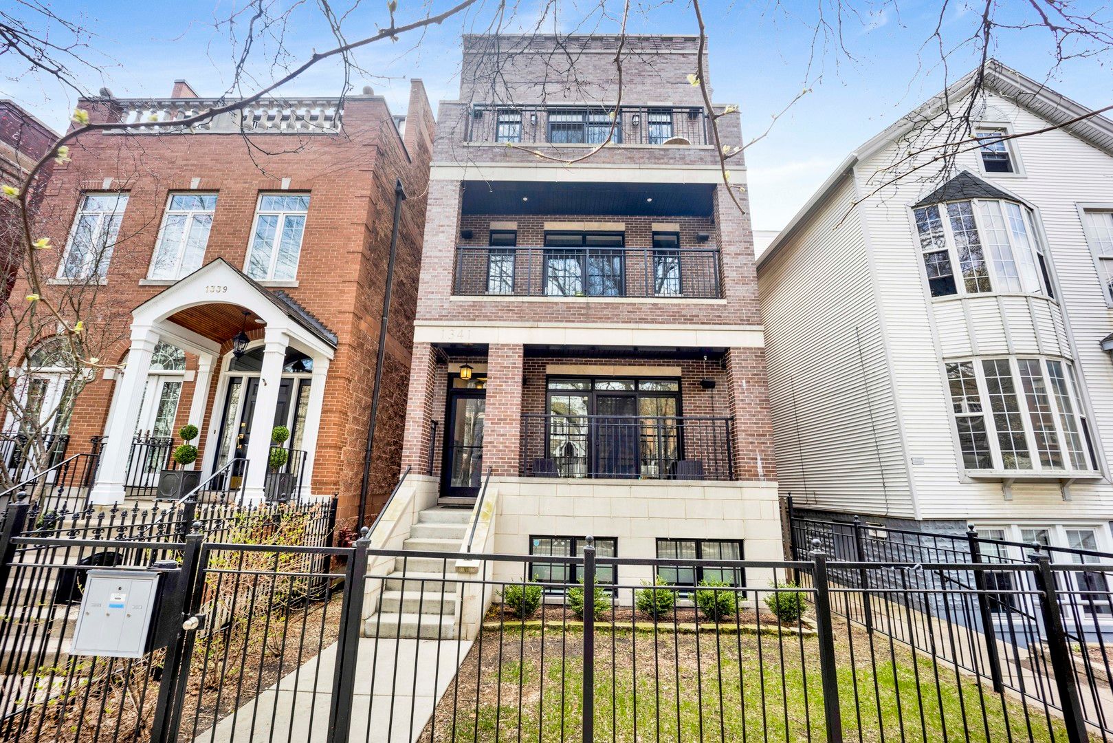 1341 W George Street #3 — Chicago, IL 60657
