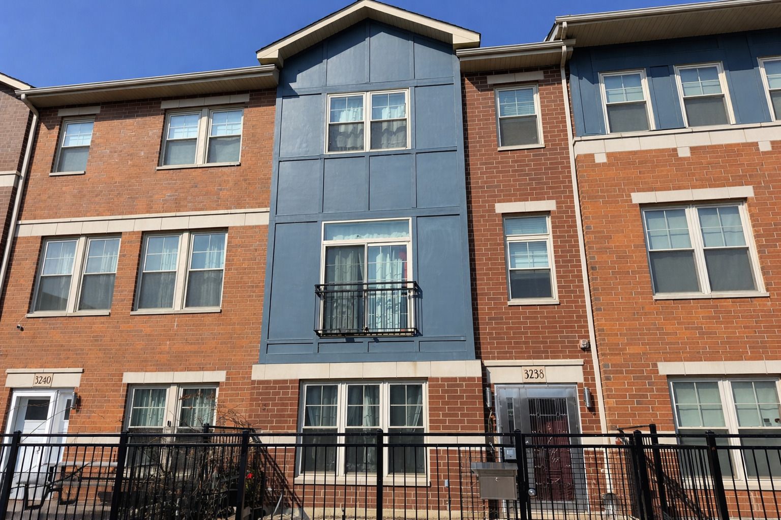 3238 S Shields Avenue — Chicago, IL 60616