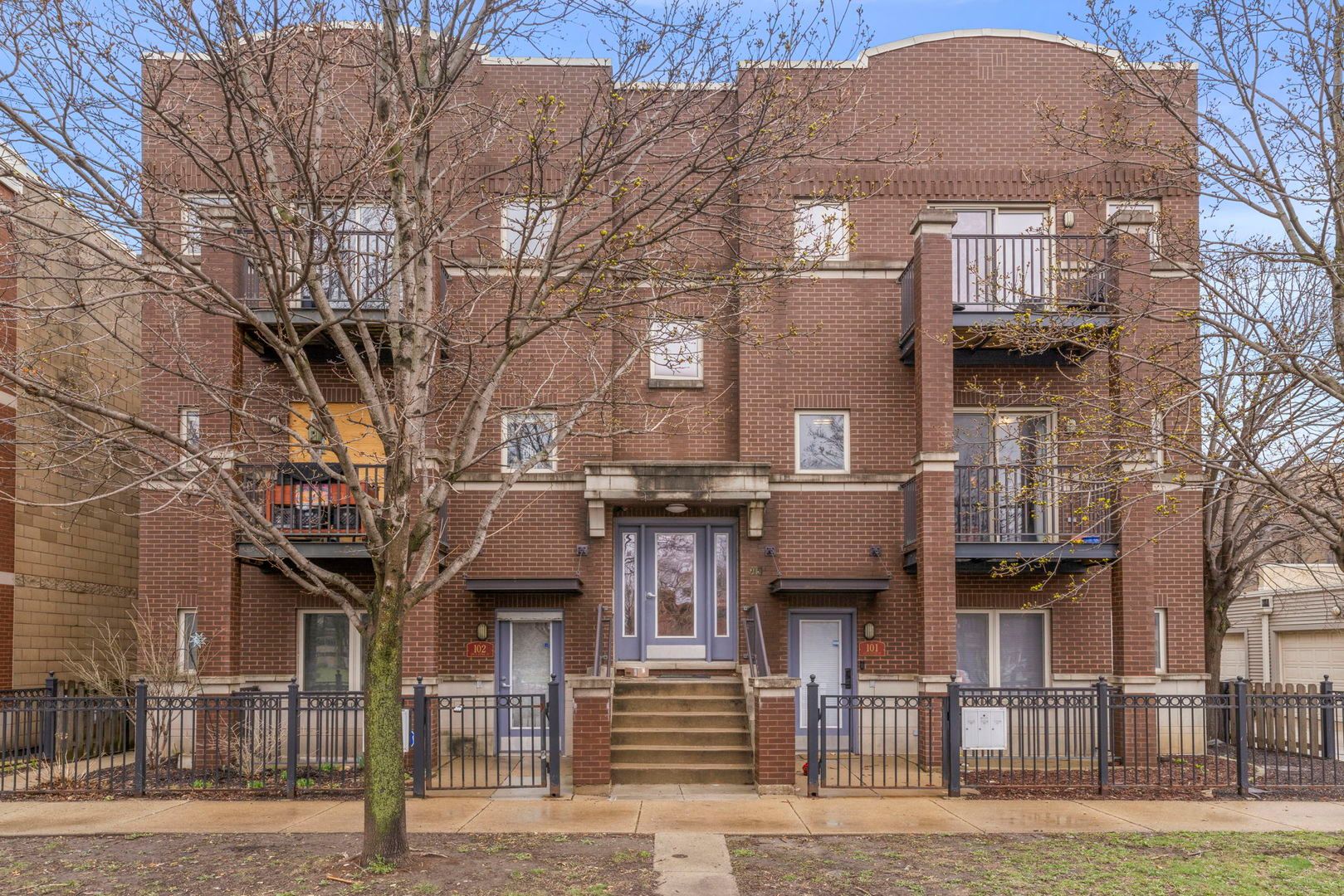 915 S Lytle Street #102 — Chicago, IL 60607