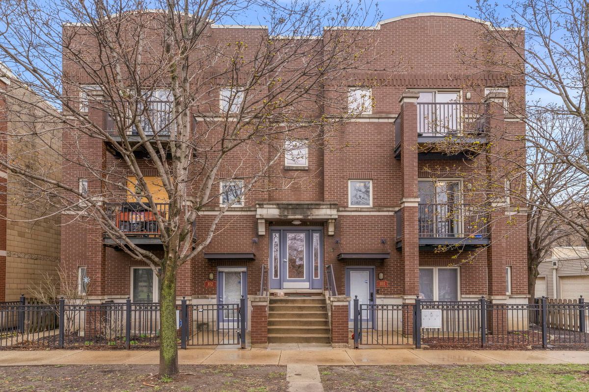 915 Lytle Street, Chicago, IL 60607