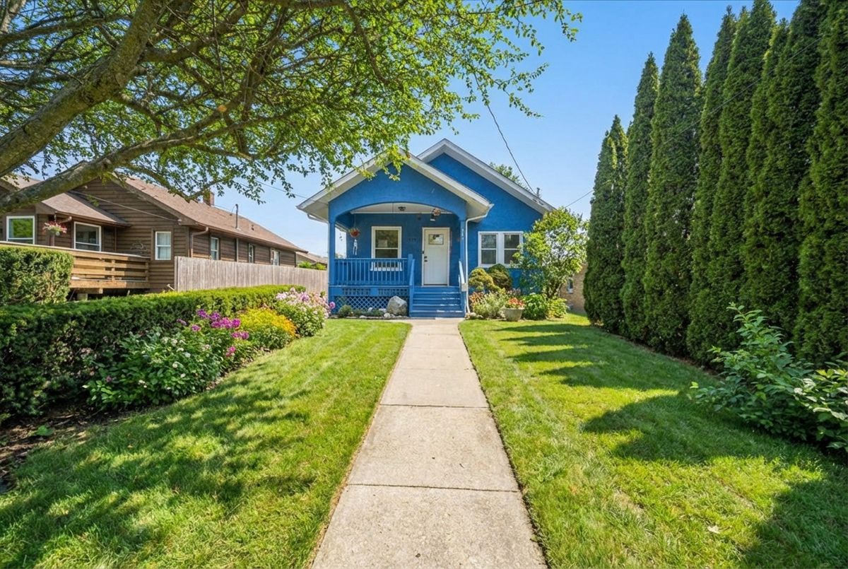 247 HIGHWOOD Avenue, Highwood, IL 60040