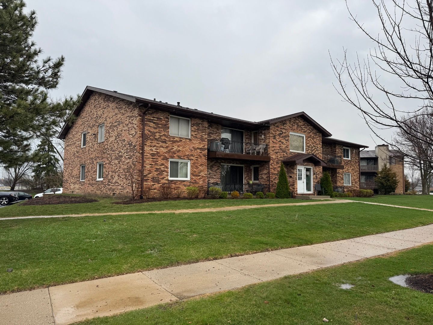 344 Sheridan Drive #1C — Willowbrook, IL 60527
