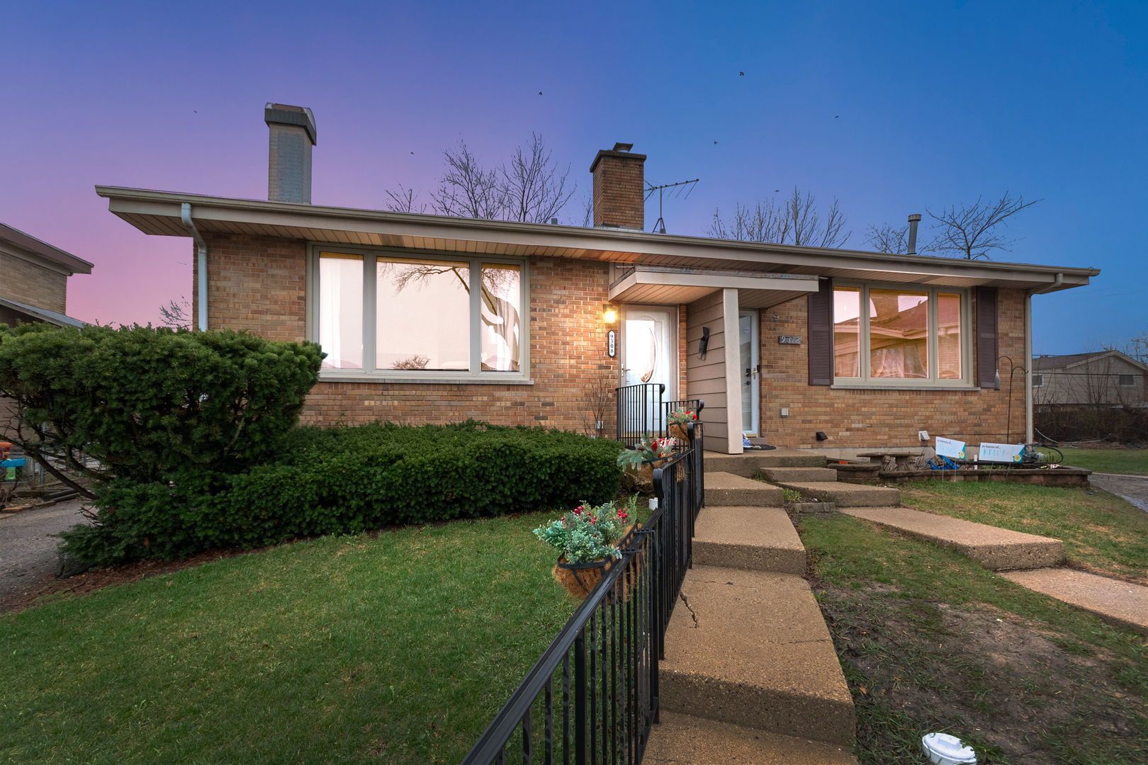 9308 Home Court — Des Plaines, IL 60016