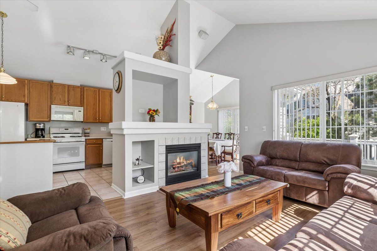 1720 Sienna Court, Wheeling, IL 60090