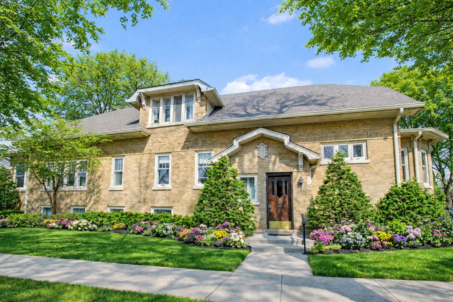 5900 N Talman Avenue — Chicago, IL 60659