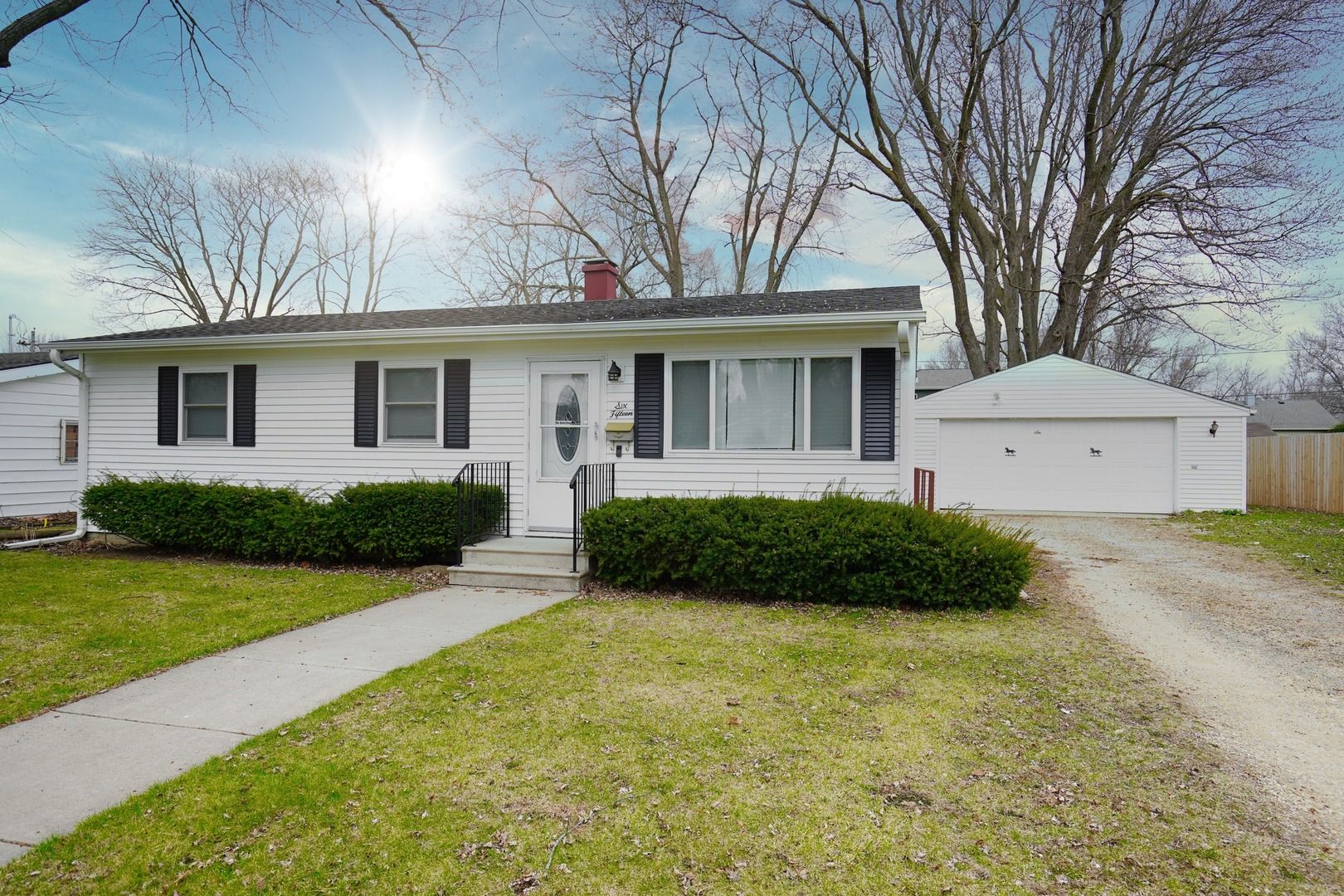 615 Best Avenue — DeKalb, IL 60115