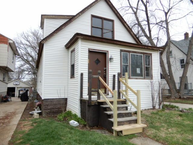 195 W 15th Street — Chicago Heights, IL 60411