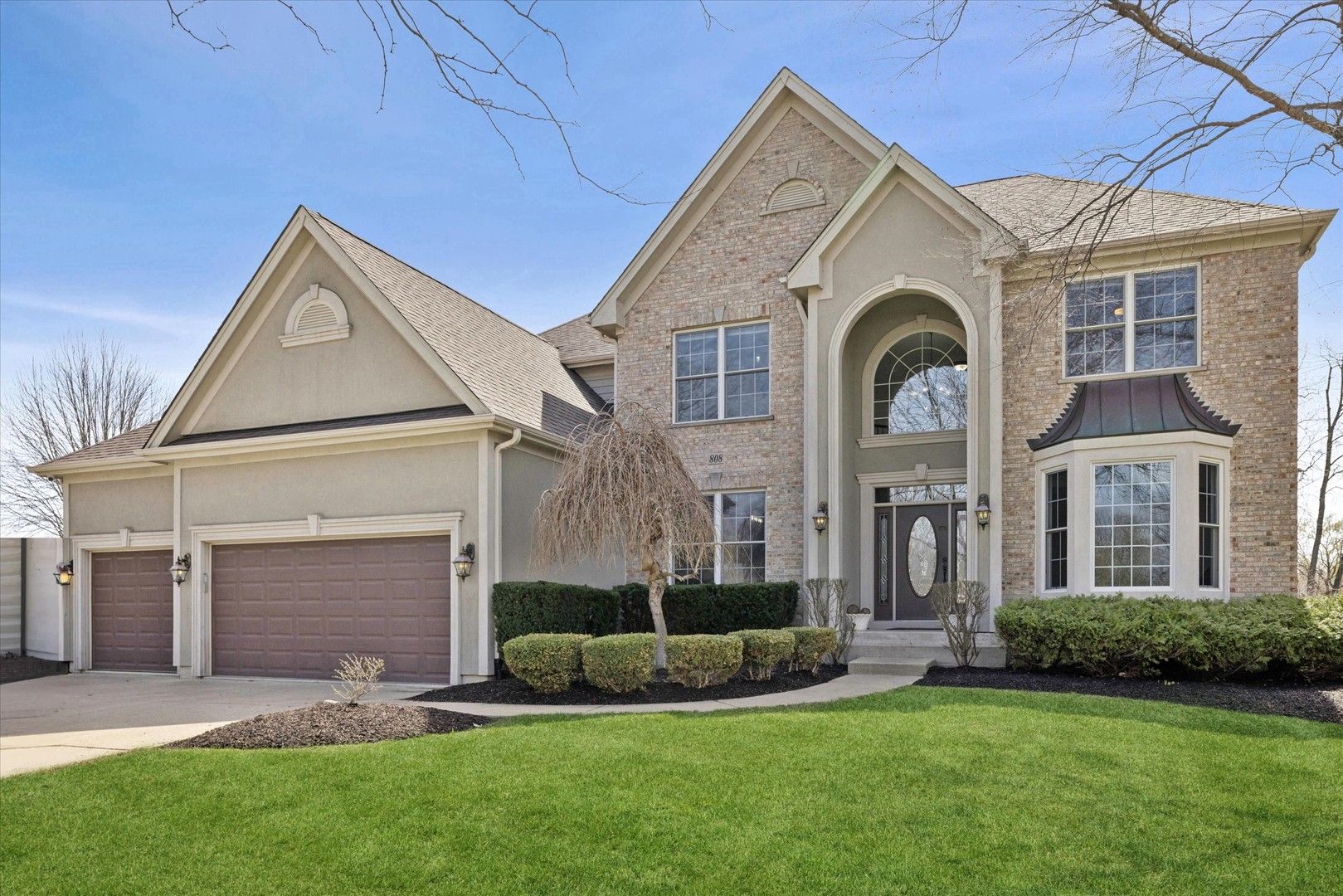 808 Wedgewood Drive — Crystal Lake, IL 60014