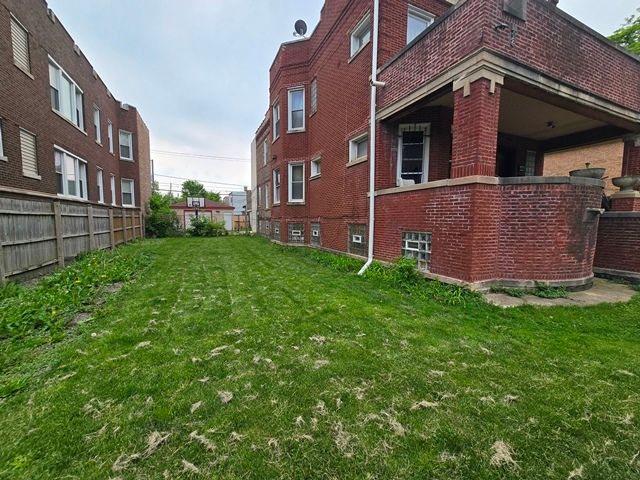 1853 W Garfield Boulevard — Chicago, IL 60636
