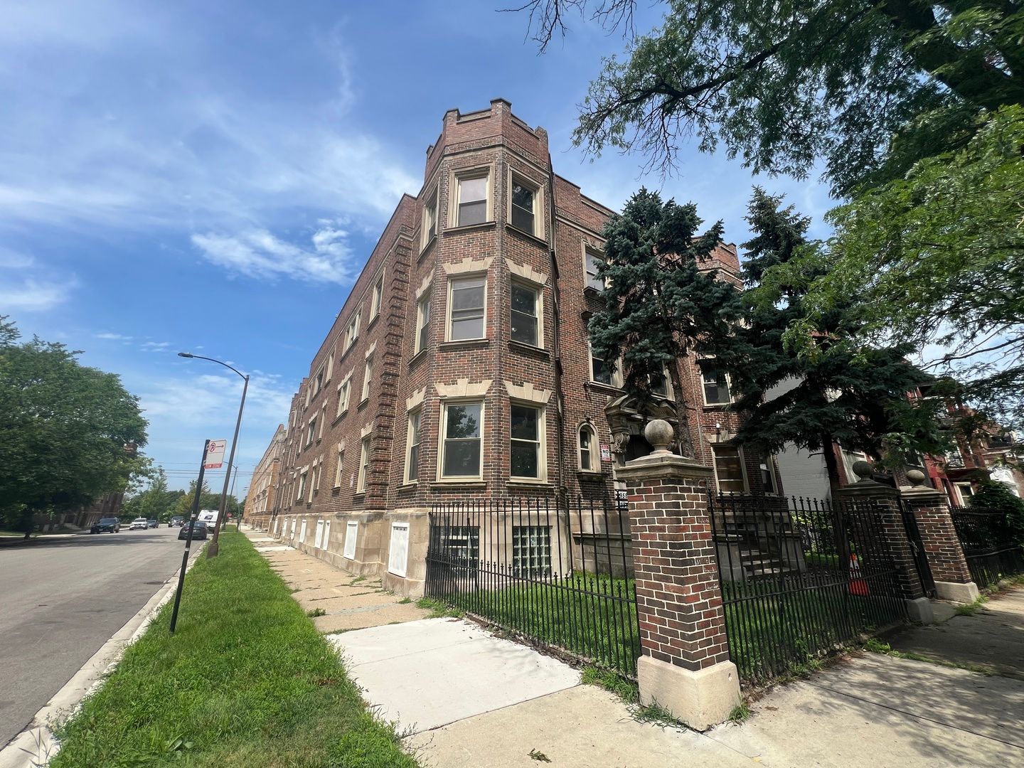 4958 S Michigan Avenue #3S — Chicago, IL 60615