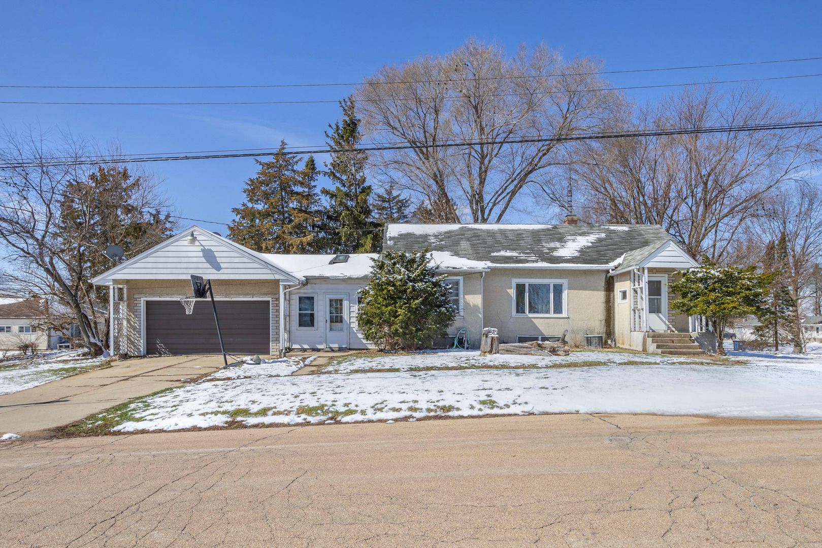 101 W 7th Street — Spring Valley, IL 61362