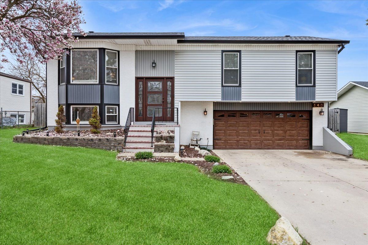 140 Wedgewood Way — Bolingbrook, IL 60440