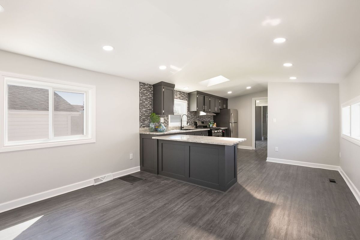 3515 Barb Avenue, Park City, IL 60085