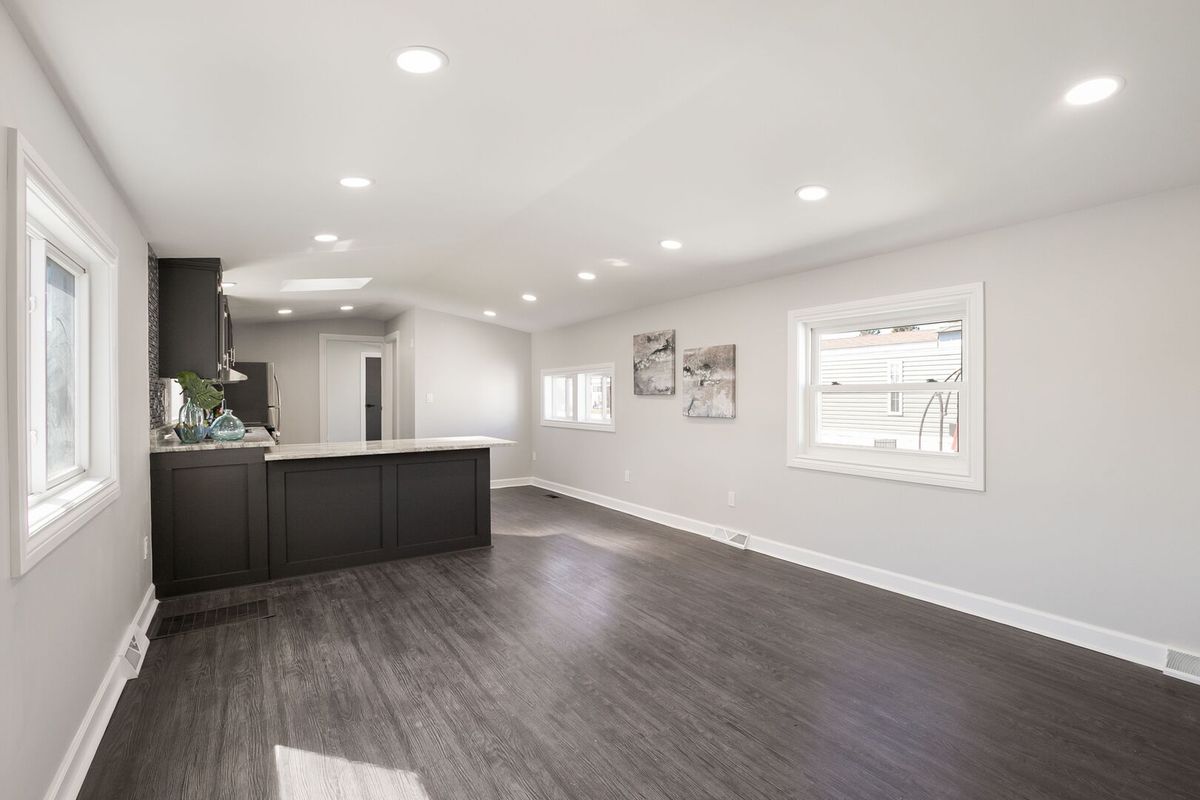 3515 Barb Avenue, Park City, IL 60085