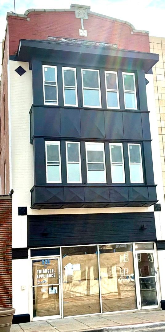 224 E Cass Street #1 — Joliet, IL 60432