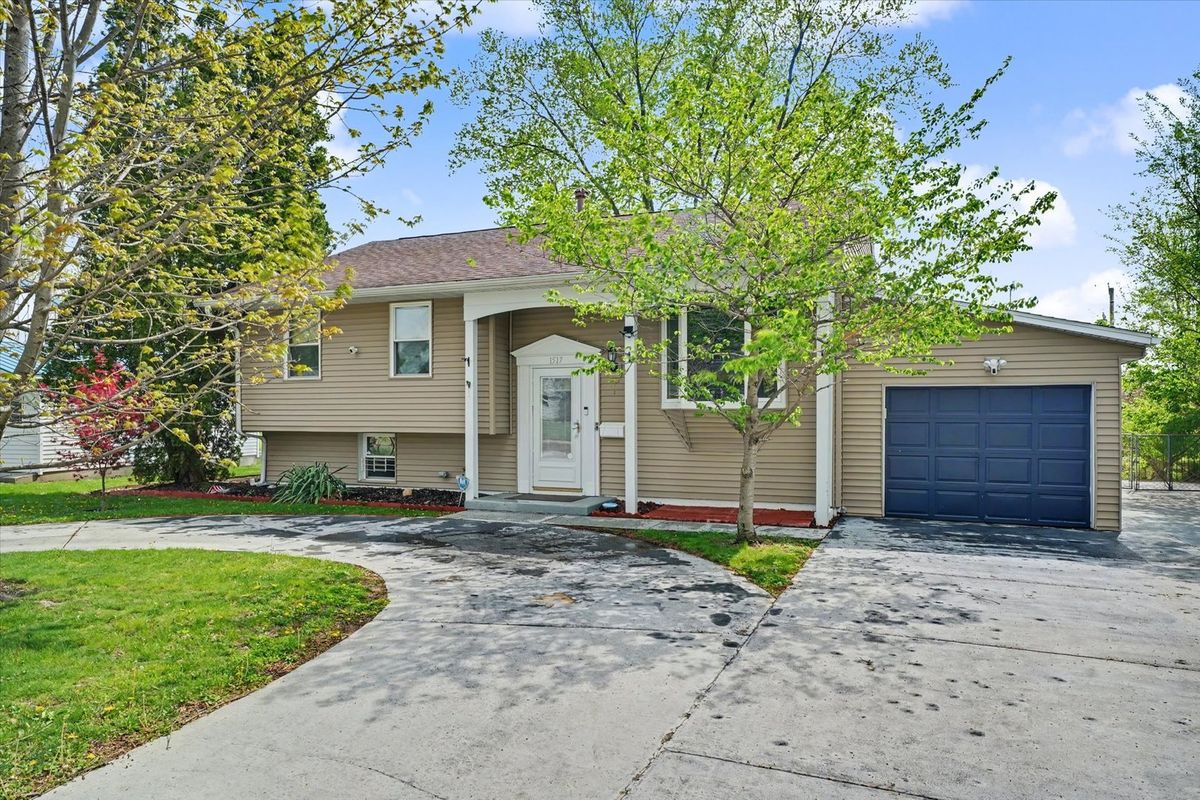 1517 Eastview Avenue, Danville, IL 61832