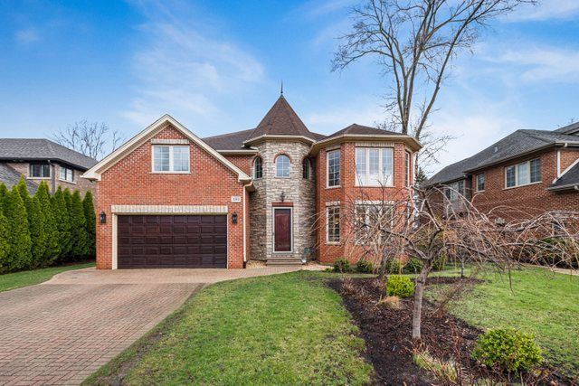 3202 Dell Place, Glenview, IL 60025