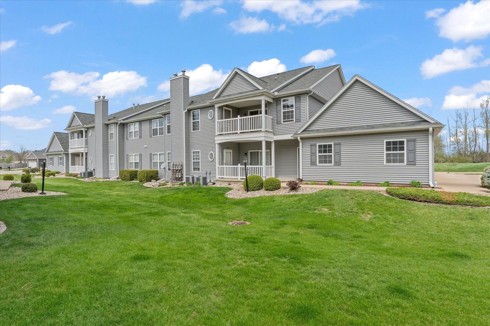 3030 E Stillwater Landing #203 — Urbana, IL 61802