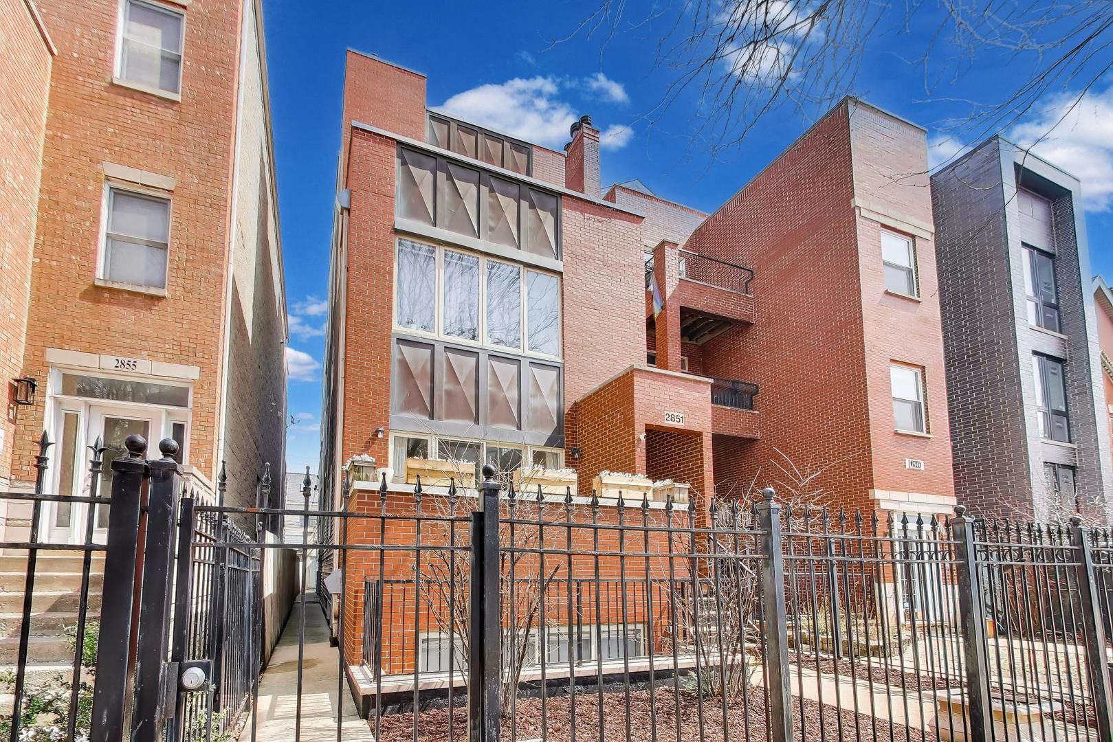 2851 N Damen Avenue #1 — Chicago, IL 60618
