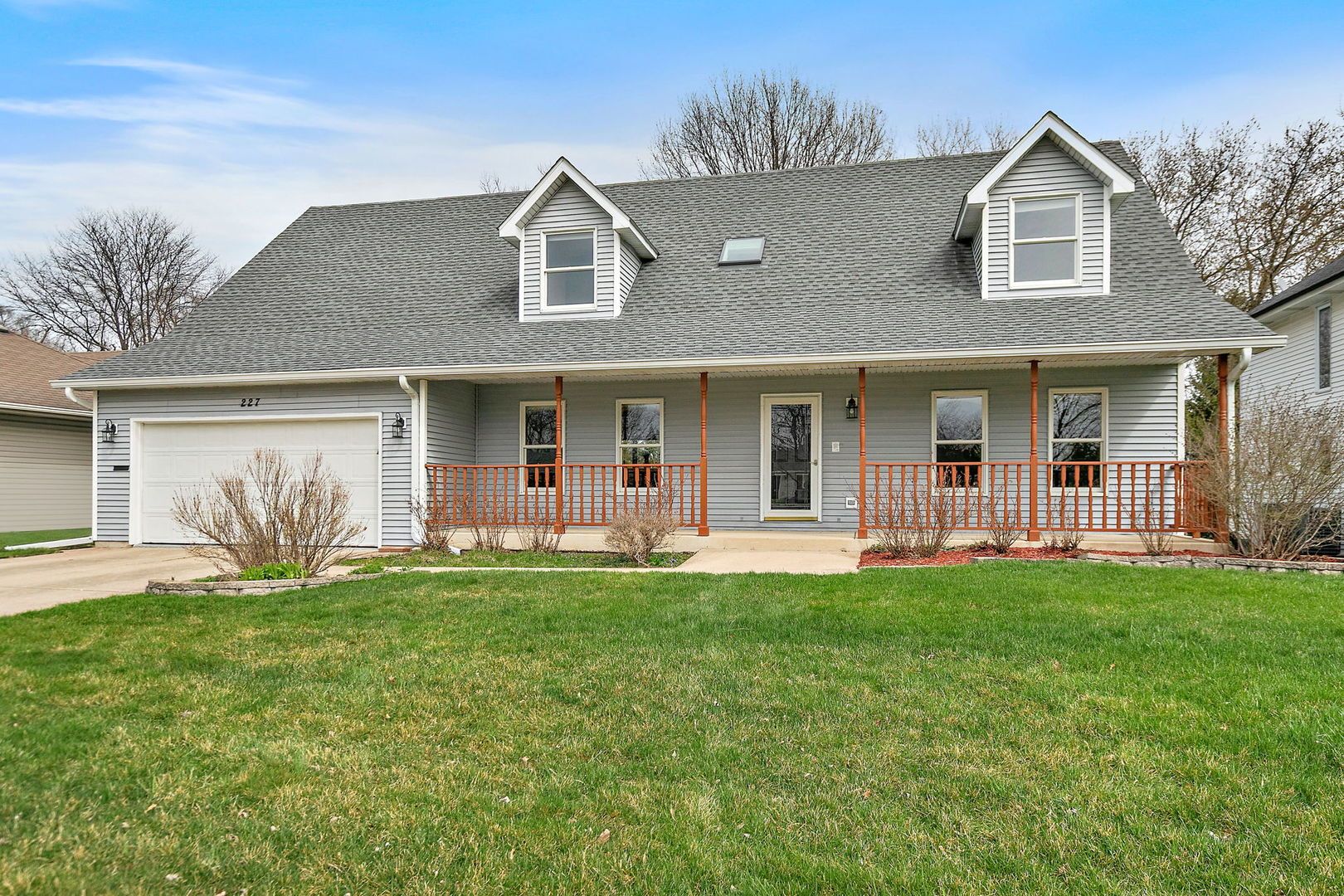 227 Lincoln Street — Schaumburg, IL 60194