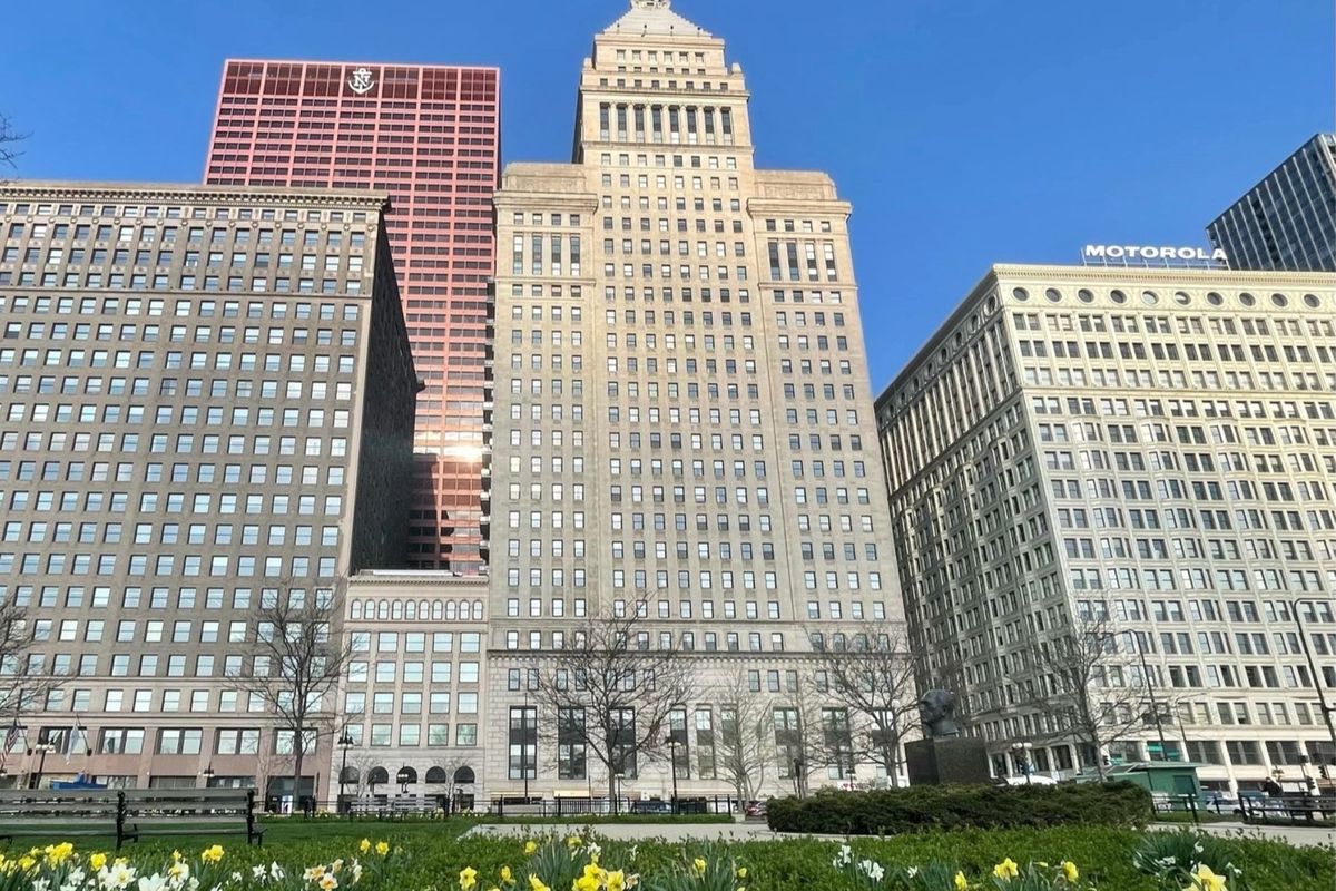 310 Michigan Avenue, Chicago, IL 60604