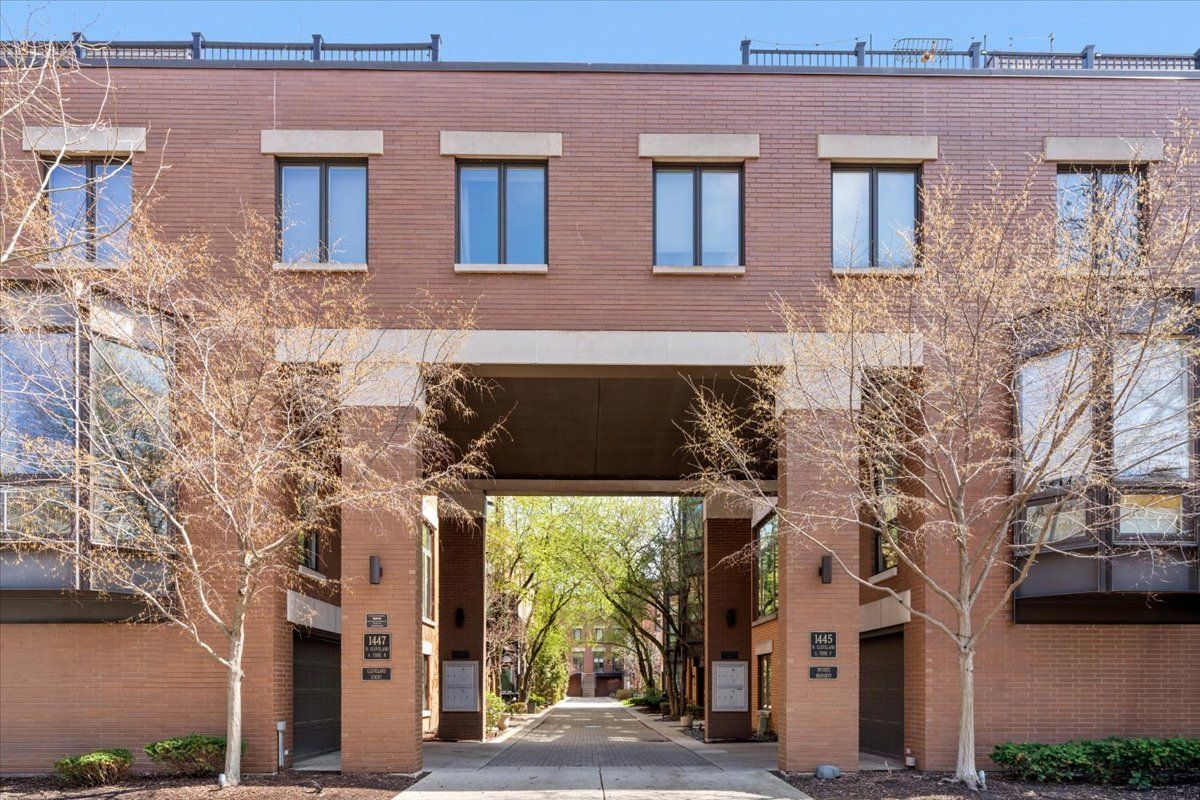 1447 N CLEVELAND Avenue #G — Chicago, IL 60610