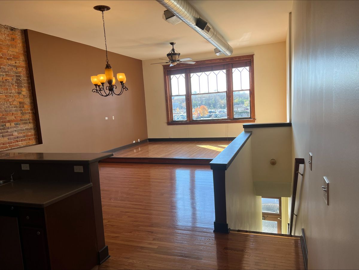 26 Downer Place, Aurora, IL 60505