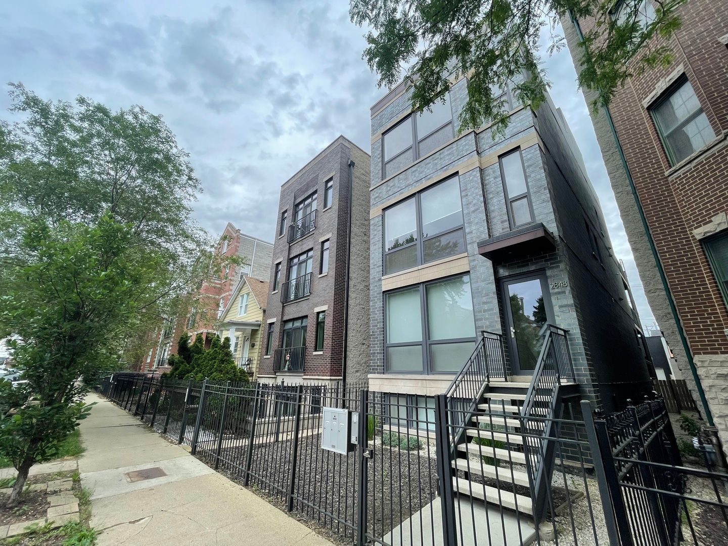 2848 N DAMEN Avenue #3 — Chicago, IL 60618