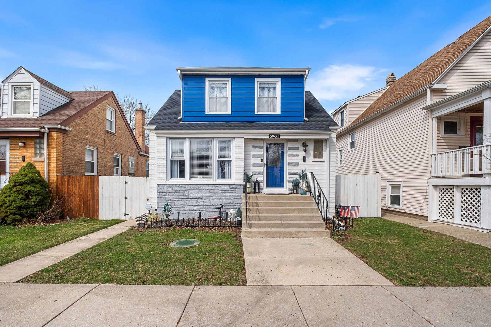 5904 W Berenice Avenue — Chicago, IL 60634