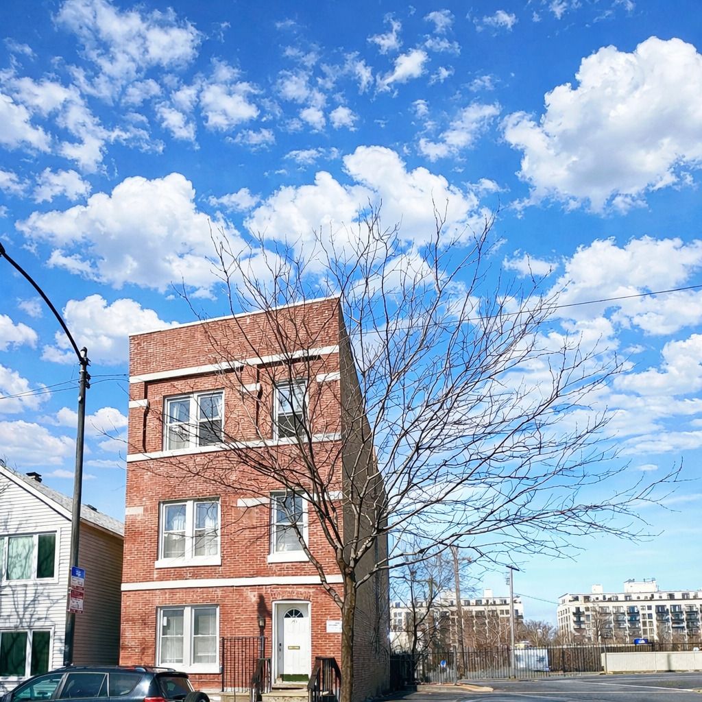 944 18TH Street, Chicago, IL 60608