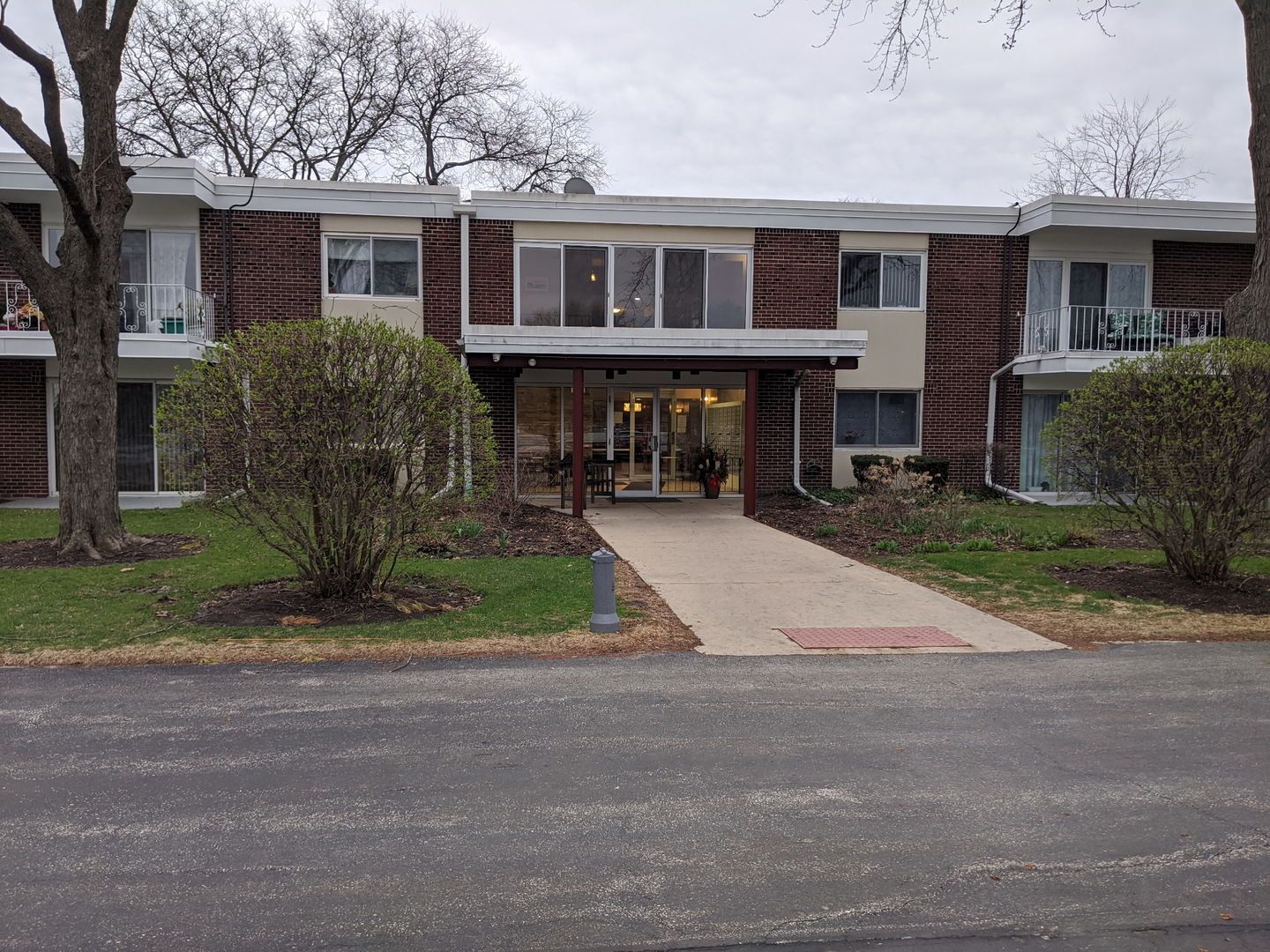 127 N Wolf Road #36A — Wheeling, IL 60090