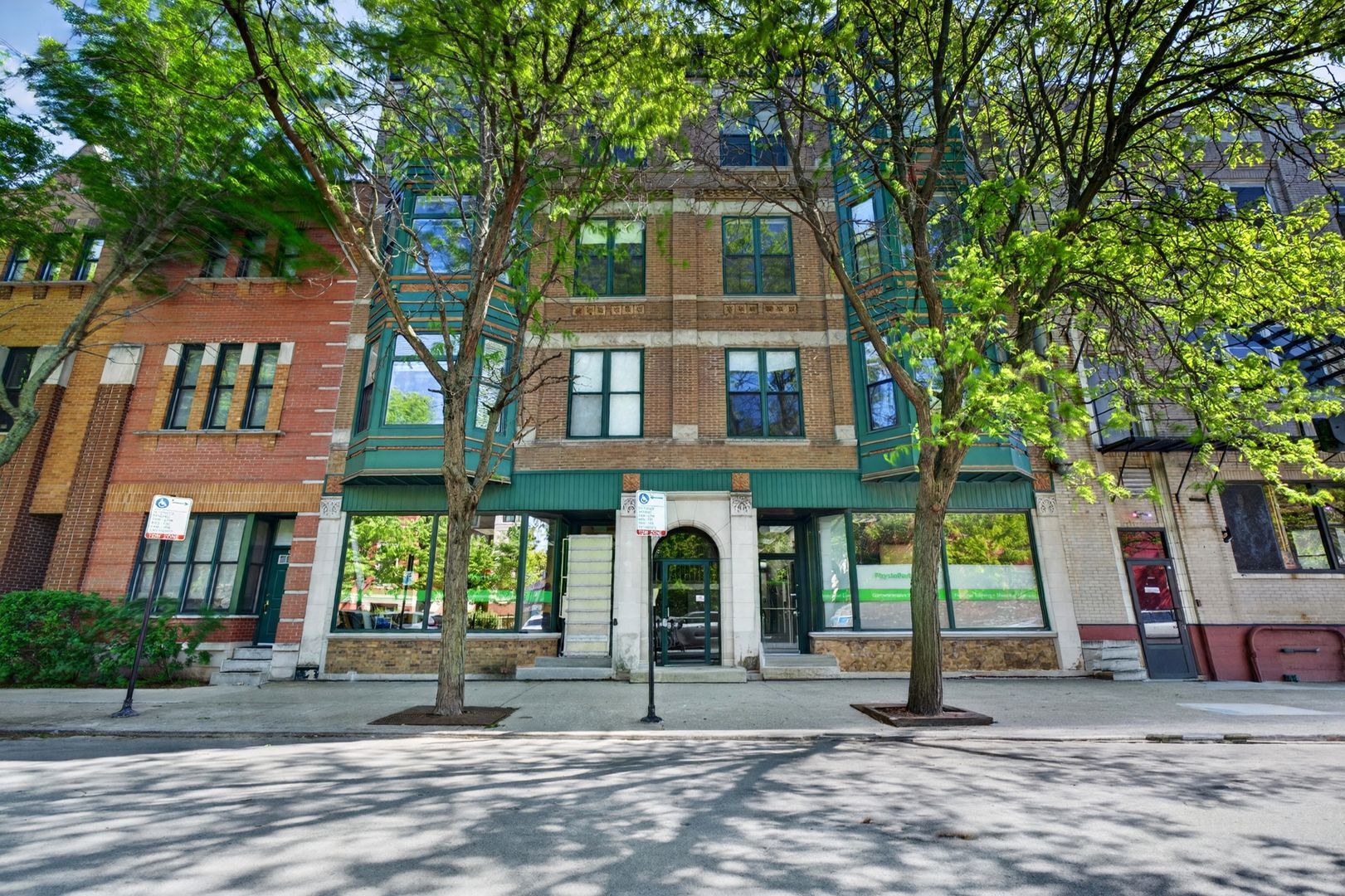 1245 W George Street #301 — Chicago, IL 60657
