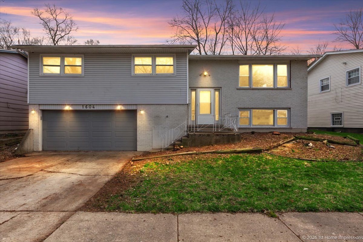 1604 Constance Avenue — Sauk Village, IL 60411