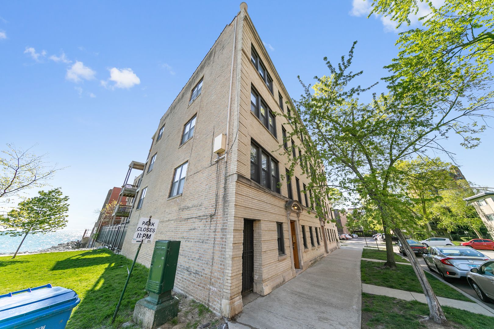 7501 N Eastlake Terrace #2 — Chicago, IL 60626