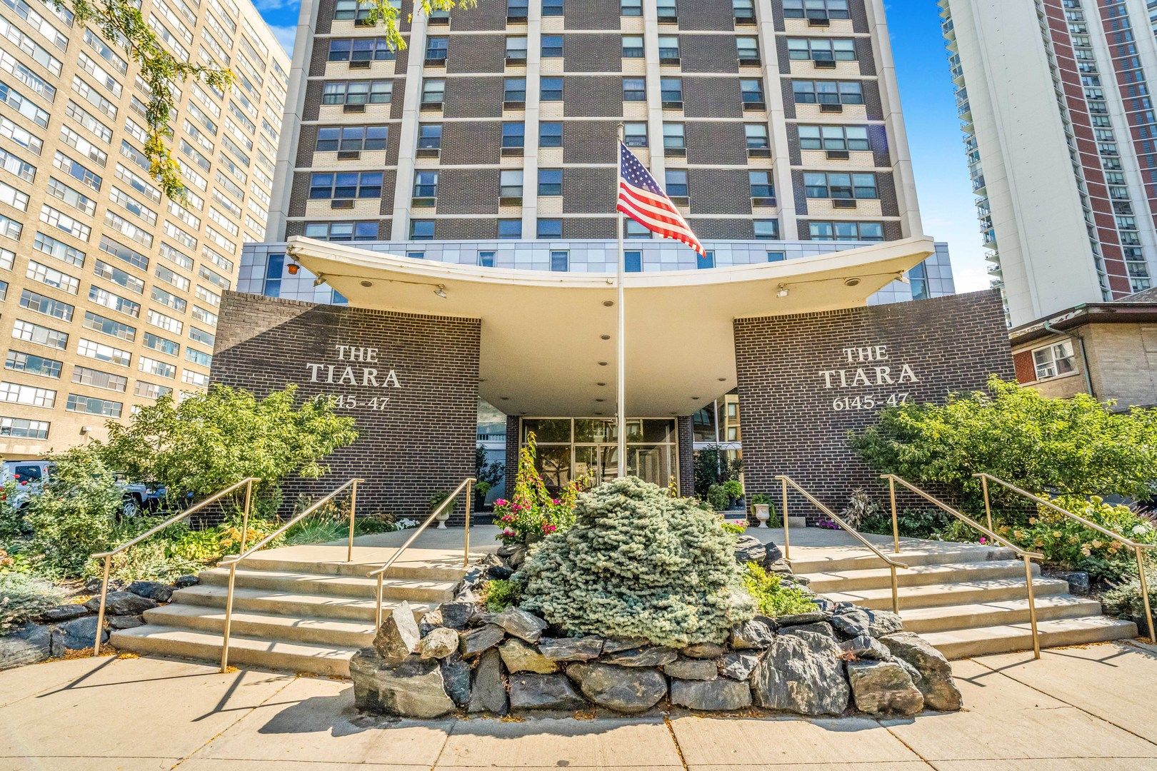 6147 N Sheridan Road #27A — Chicago, IL 60660
