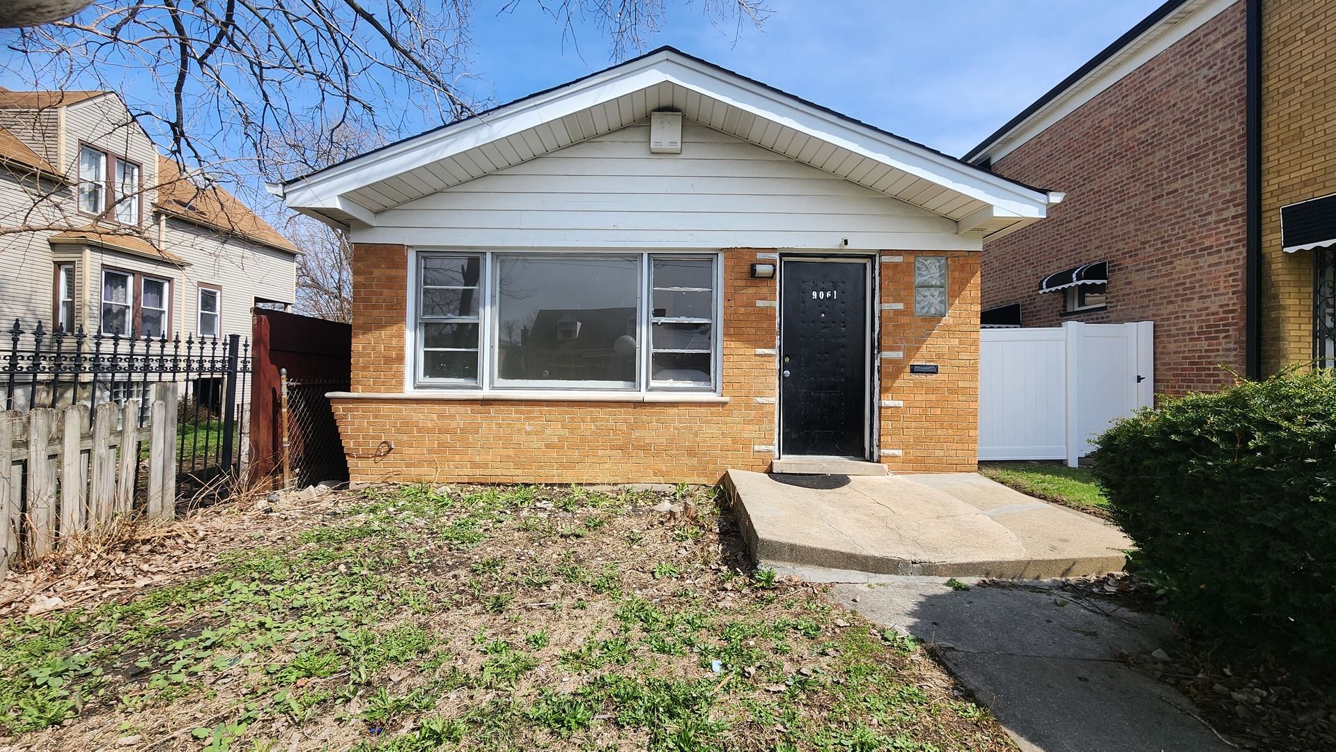 9061 S PARNELL Avenue — Chicago, IL 60620