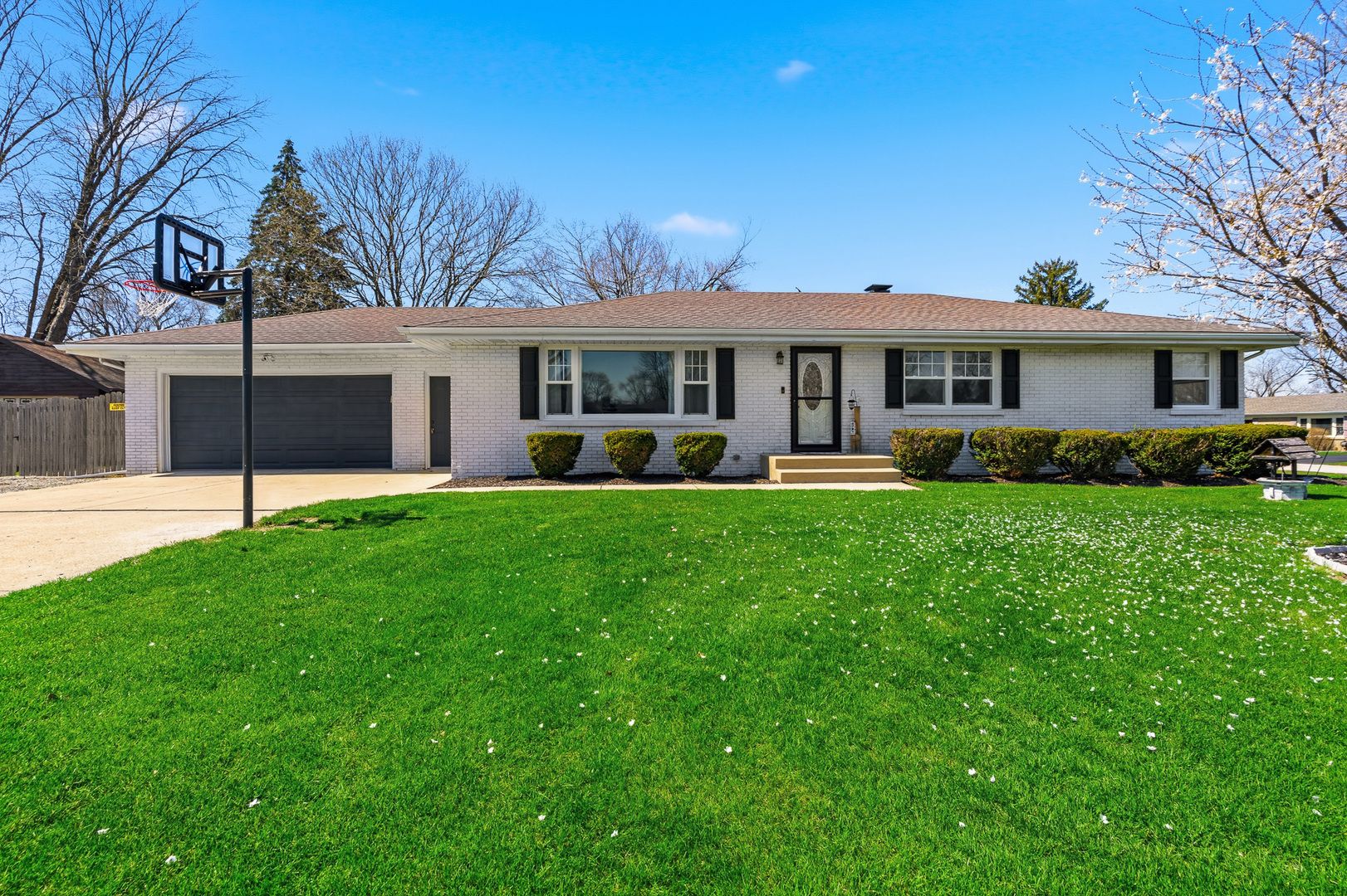 3311 Pinecrest Drive — Joliet, IL 60435-8725