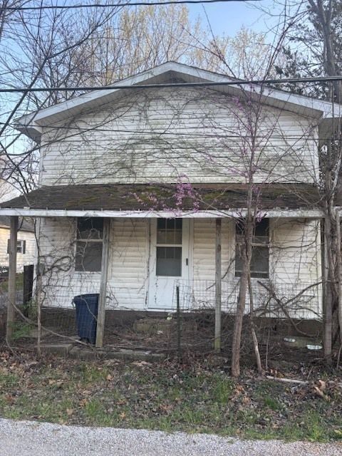 4872 Old North Road, Christopher, IL 62822