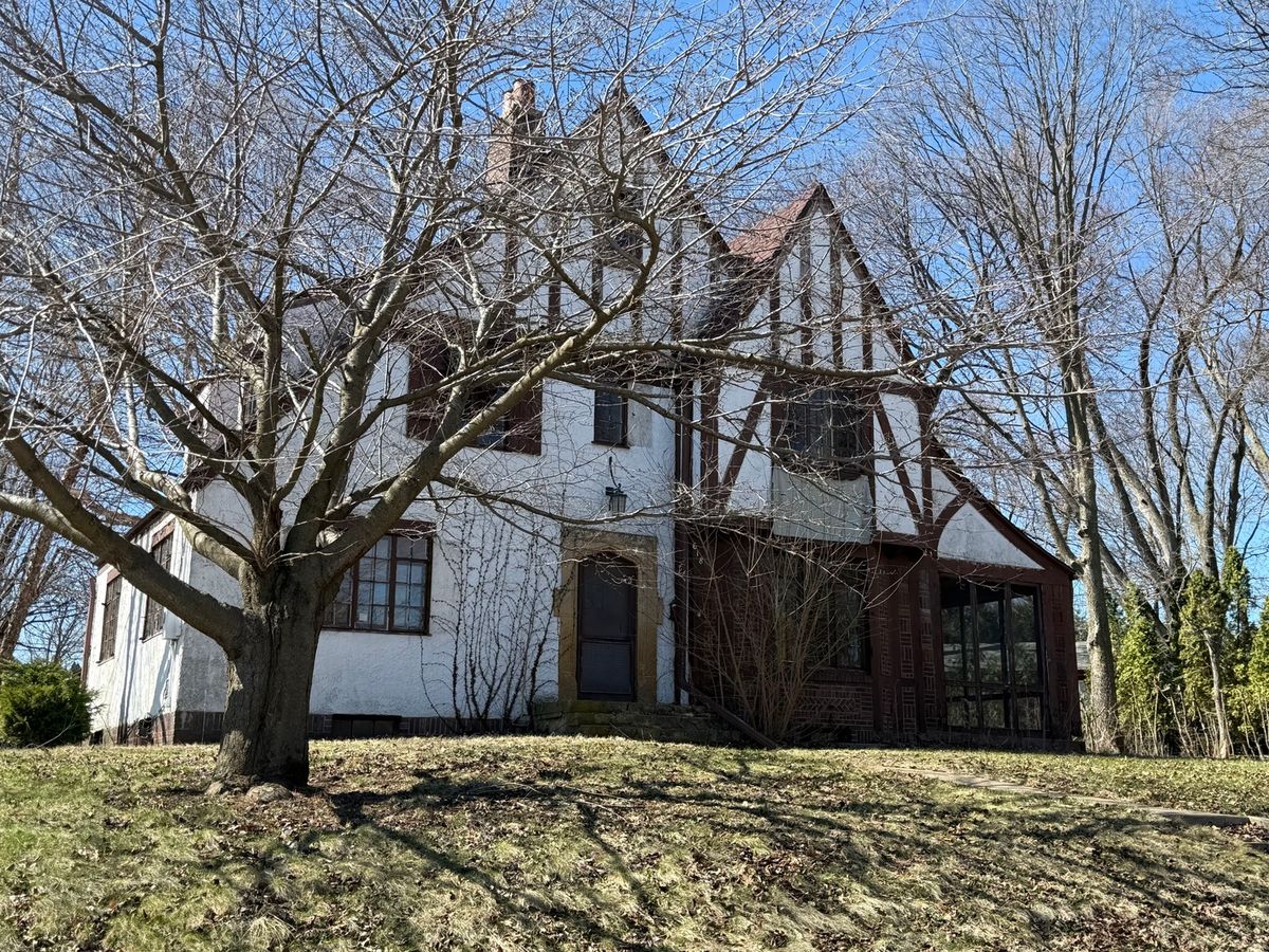 618 Harvey Avenue, Freeport, IL 61032