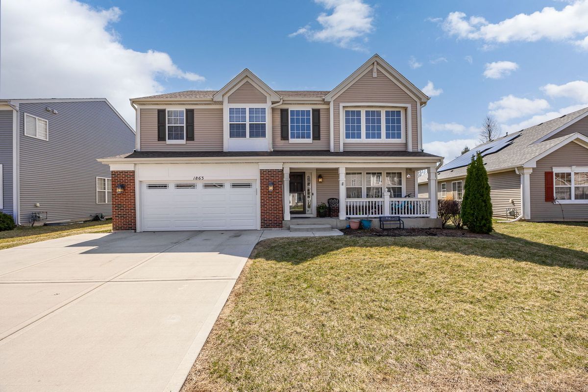 1863 Lake Bluff Lane, Pingree Grove, IL 60140